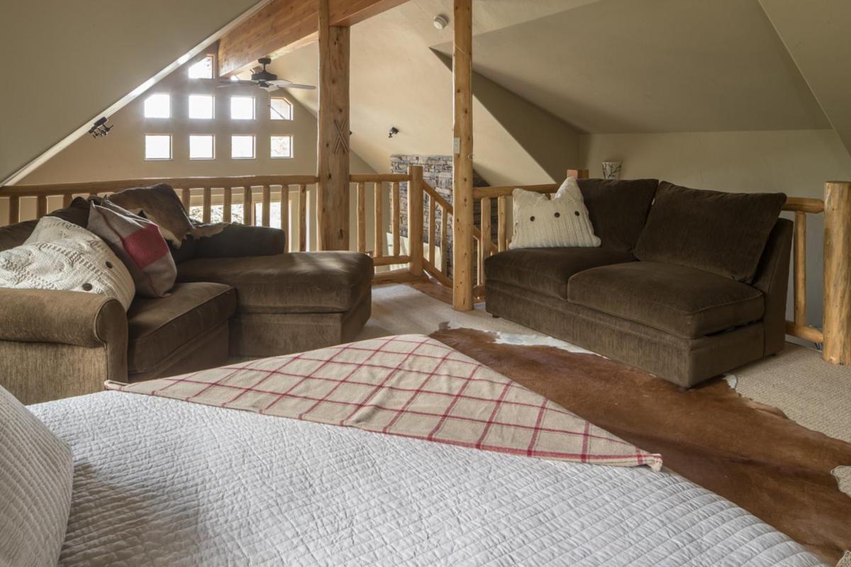 Moonlight Mountain Home 38B Cowboy Heaven Big Sky Ngoại thất bức ảnh